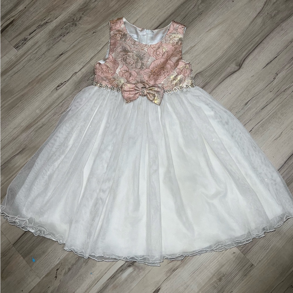 Girls dress